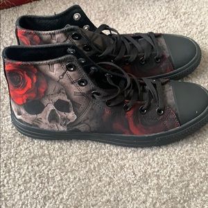 Never been worn black laces black trimming